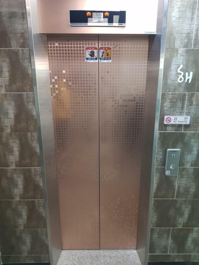 Апартаменти Lovely House Hongdae Сеул Екстер'єр фото
