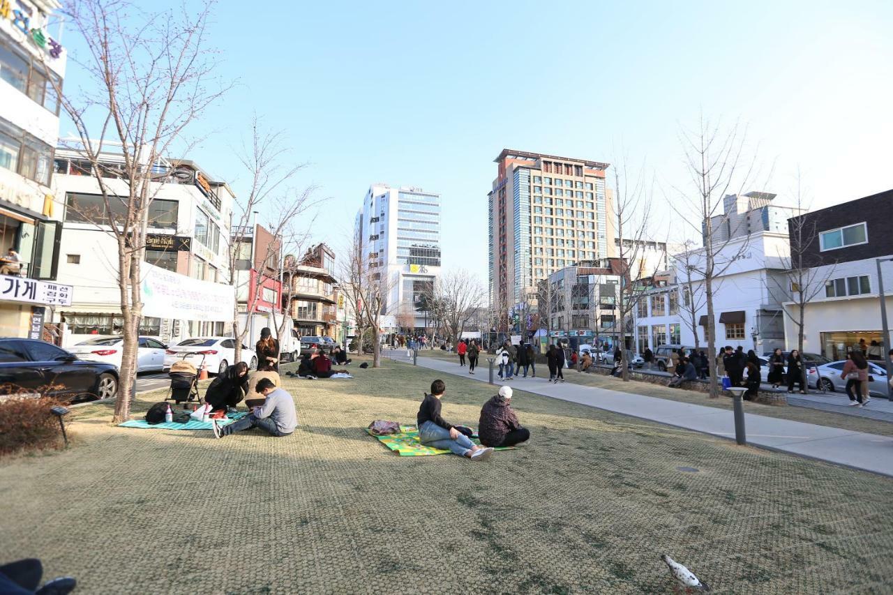 Апартаменти Lovely House Hongdae Сеул Екстер'єр фото